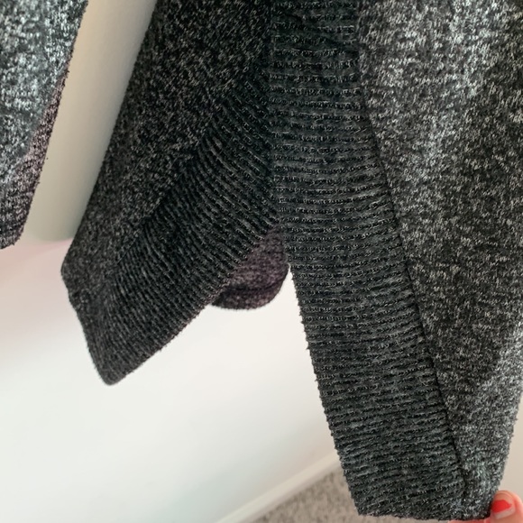 Black/grey sweater - Picture 2 of 2
